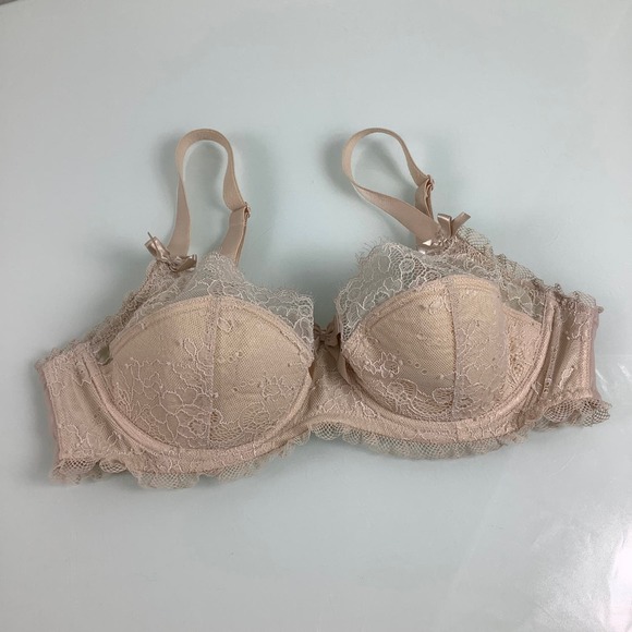 Victoria’s Secret Balconet Lace Nude Wired Sexy Bra size 38C - Picture 1 of 11